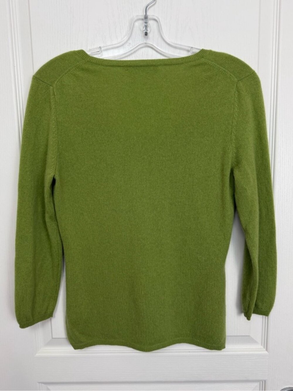 Cashmere Scoop Neck Sweater Top Size Medium Green Chartreuse - Picture 2 of 6